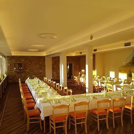 Hotel Fasold Sulzfeld  ภายนอก รูปภาพ