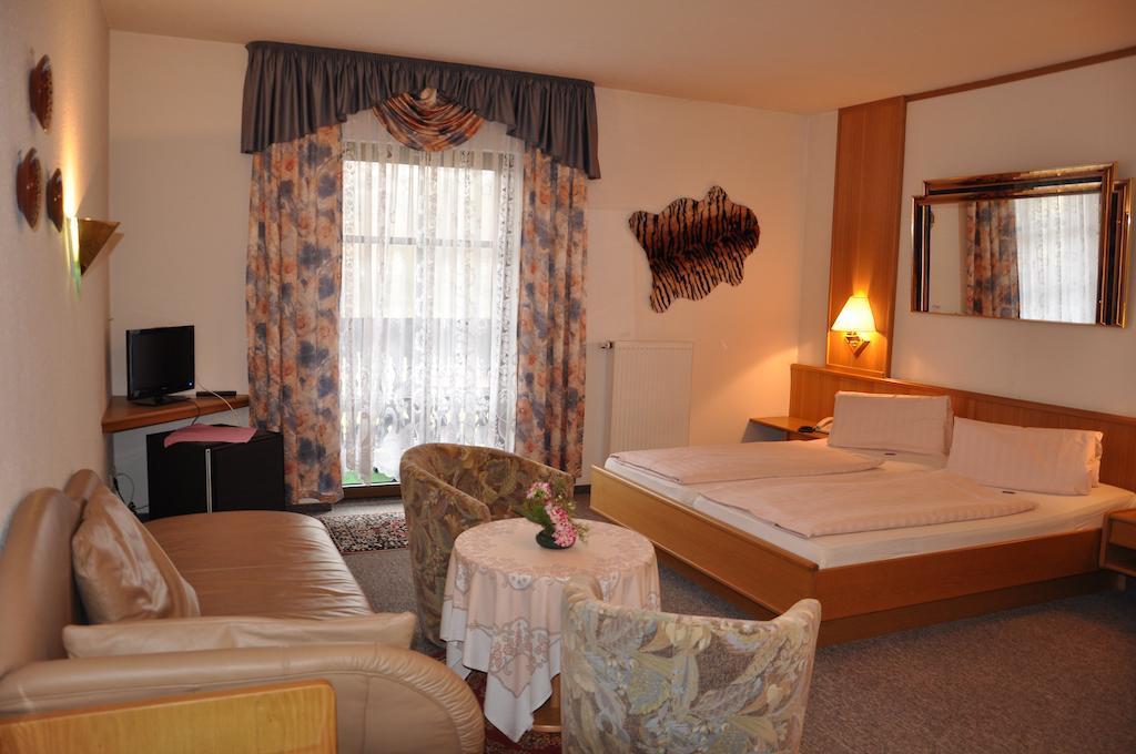 Hotel Fasold Sulzfeld  ห้อง รูปภาพ