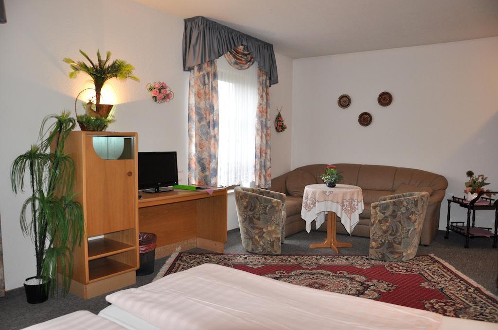 Hotel Fasold Sulzfeld  ห้อง รูปภาพ