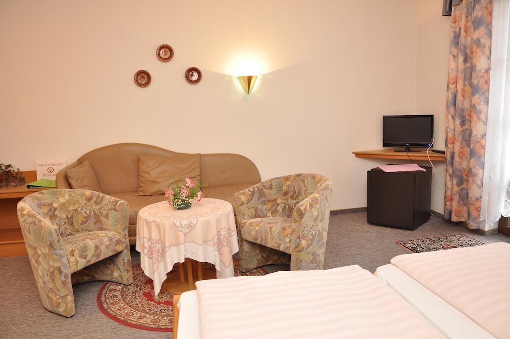 Hotel Fasold Sulzfeld  ห้อง รูปภาพ