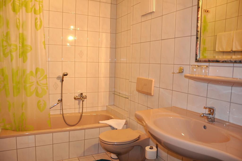 Hotel Fasold Sulzfeld  ห้อง รูปภาพ
